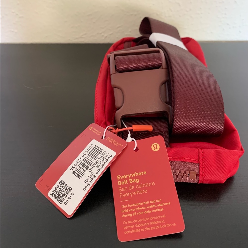 lululemon Lunar New Year Everywhere Belt Bag in Dark Red/Smoky Red Gold NWT New - Picture 6 of 16
